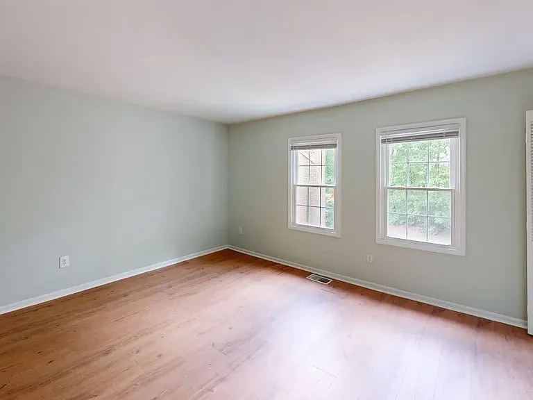 154 Brandywine Ct — Photo 11