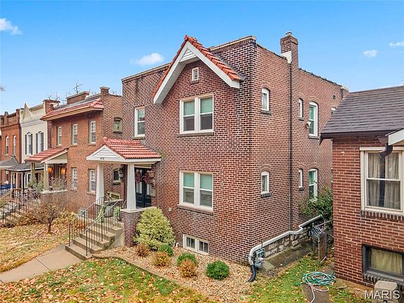 2nd image of 4978 Odell St