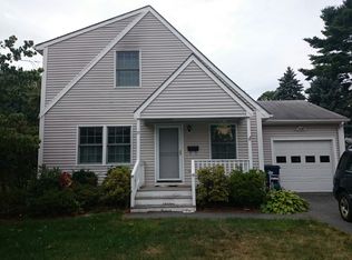 10 Kingsland Rd, West Roxbury, MA 02132