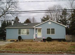 213 Lynbrook St, Islip Terrace, NY 11752