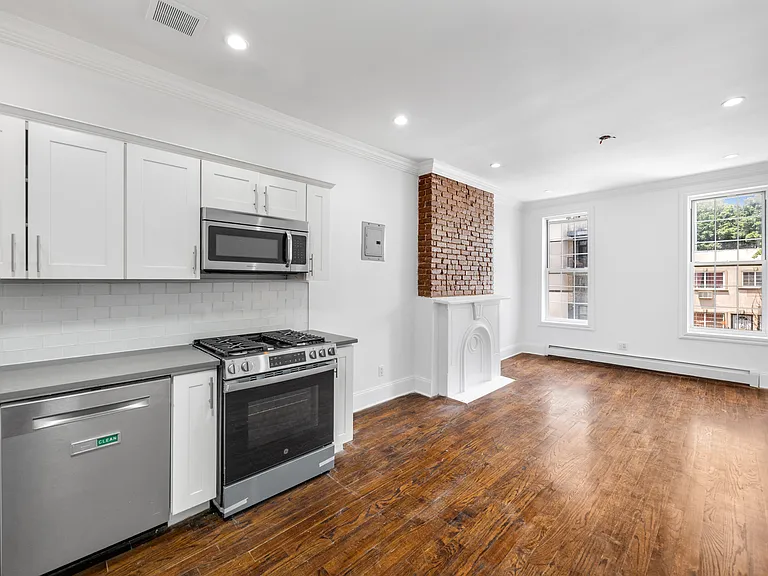 964 Madison St #2A — Photo 1