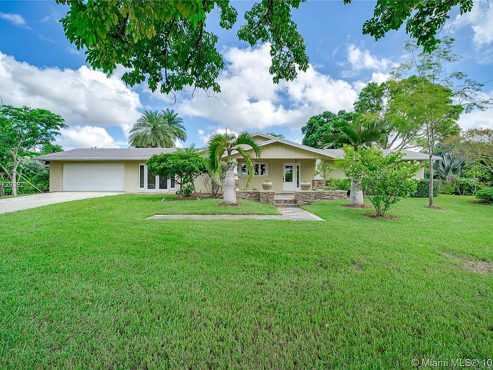 Home For Sale In Rolling Oaks