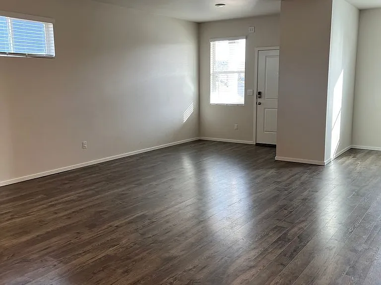 645 NE Union Loop — Photo 7