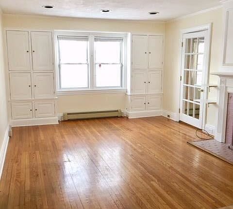 3rd image of 480 Glen St