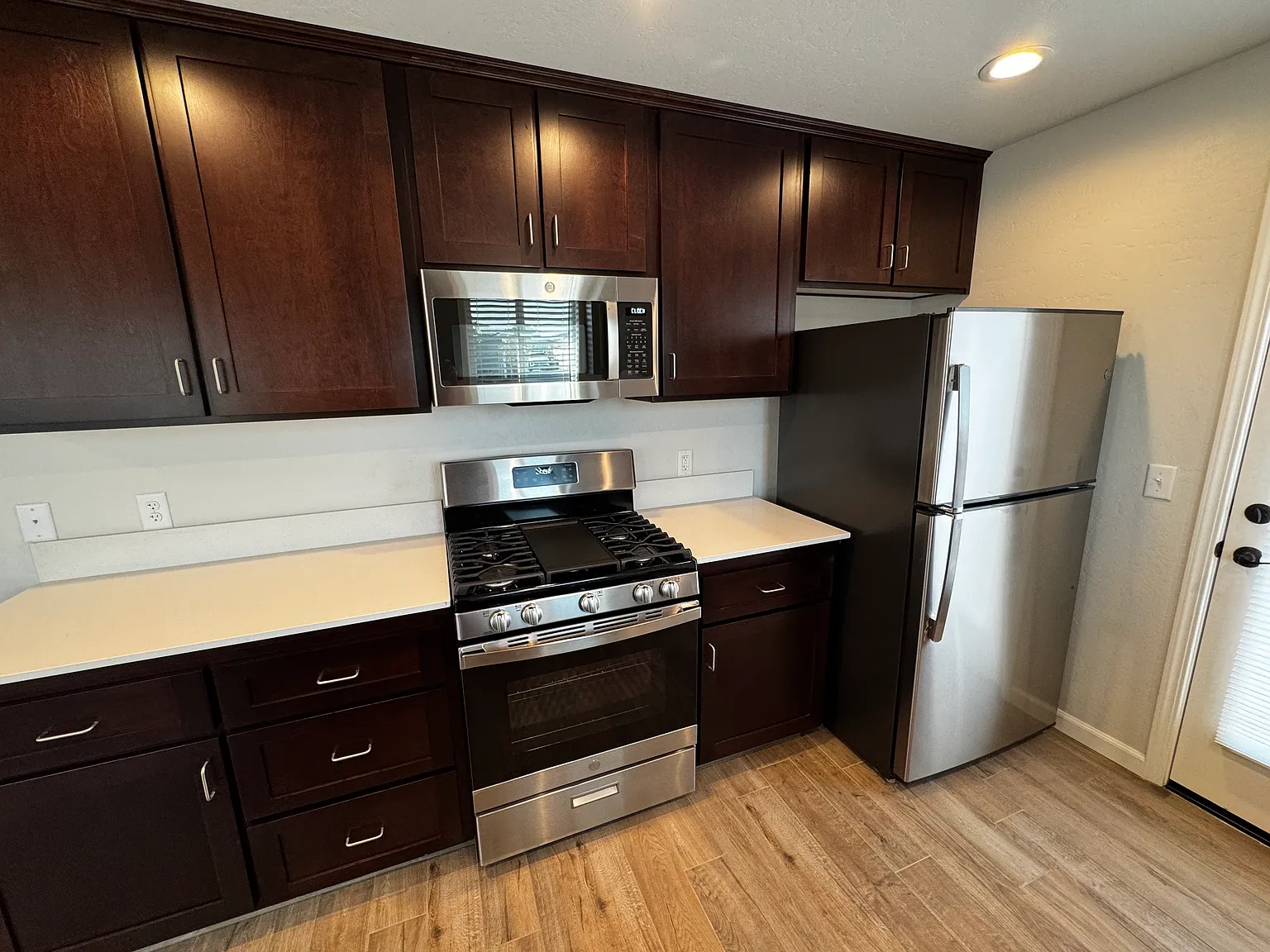 3 bed, 1103 sqft, $1,950 — Photo 3