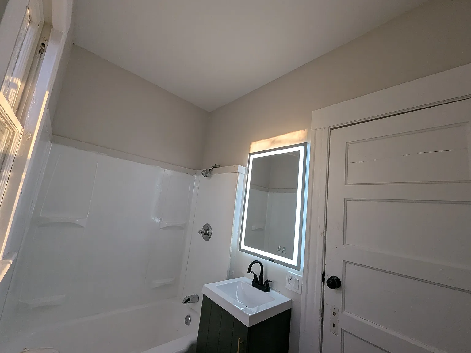 184 Buckingham unit 1 — Photo 3