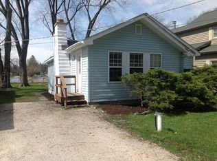 3317 S Riverdale Rd, McHenry, IL 60051