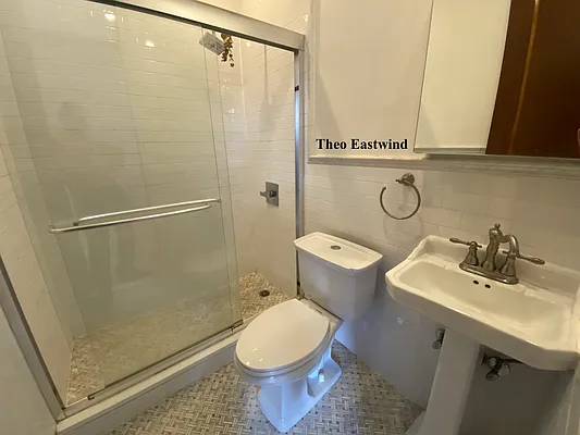 Rented by Capri Jet Realty Corp | media 10