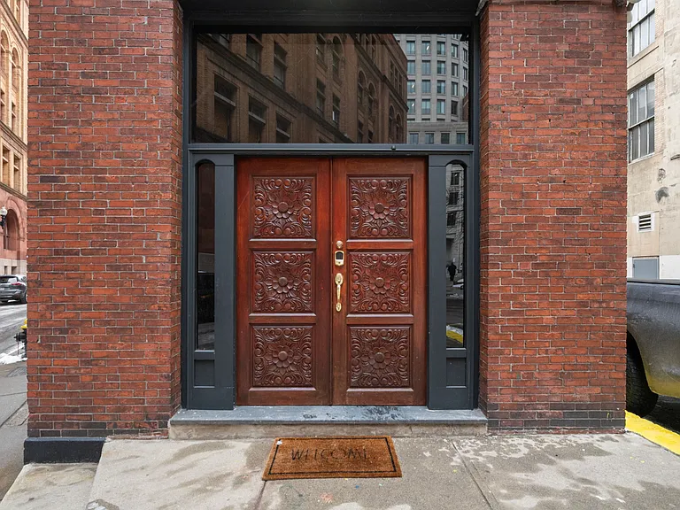 19 Stanhope St #1A — Photo 2