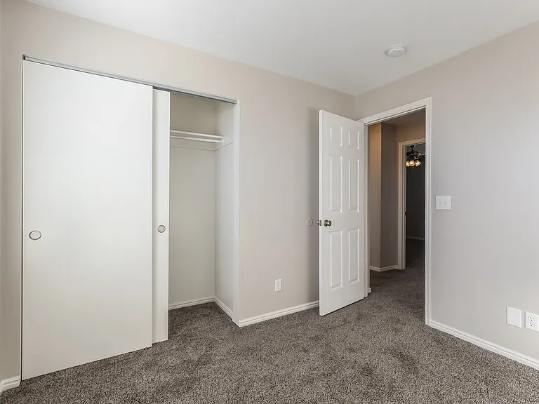 8492 S Merrick Ct — Photo 16