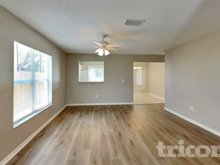 6739 Summer Haven Dr — Photo 2