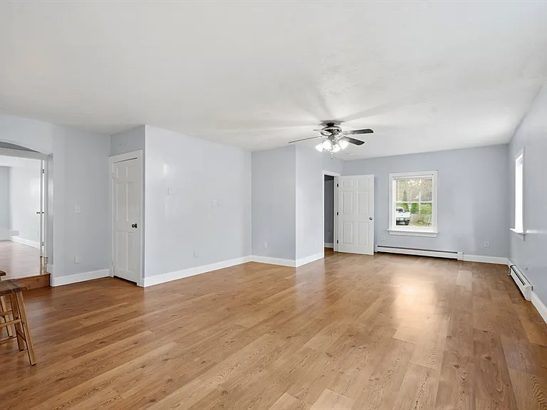 8 Ash St — Photo 18