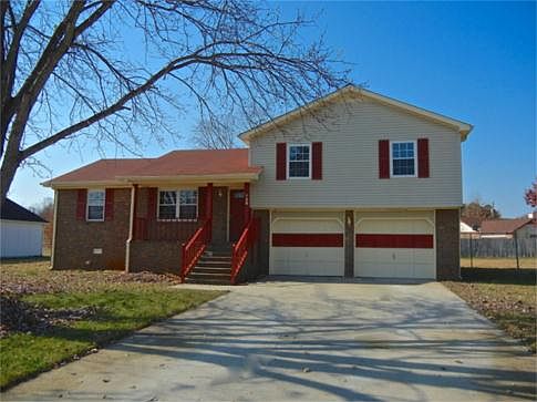 Completely remodeled home on a quiet cul-de-sac. Super Value!! Won't Last Long!!!