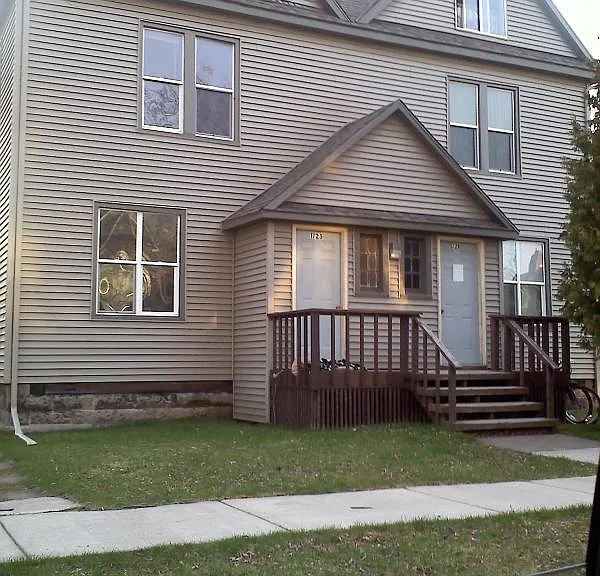 1723 1/2 Hughitt Ave — Photo 1
