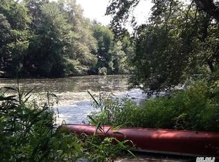 229 Barnes Rd, Moriches, NY 11955