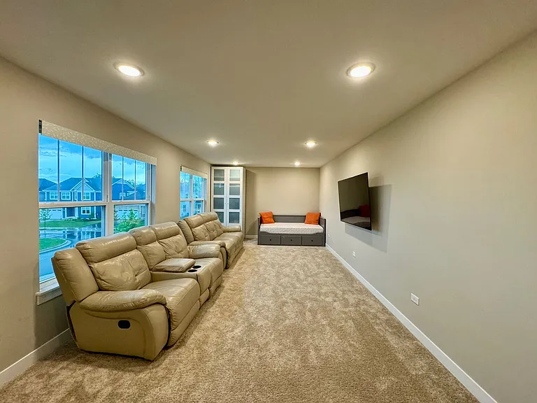 233 Farmstead Ct — Photo 48