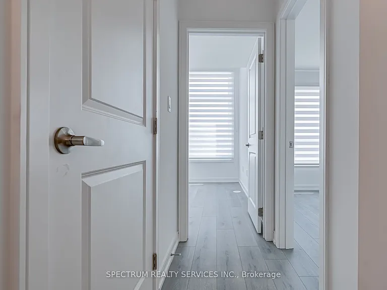 146 Blue Forest Cres — Photo 40