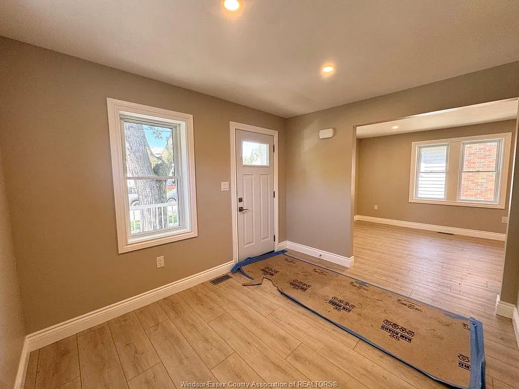 3 bed, $2,199 — Photo 4