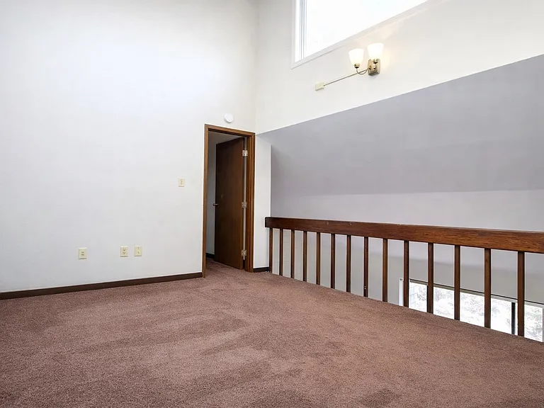 Loft 1-Bed/1-Bath