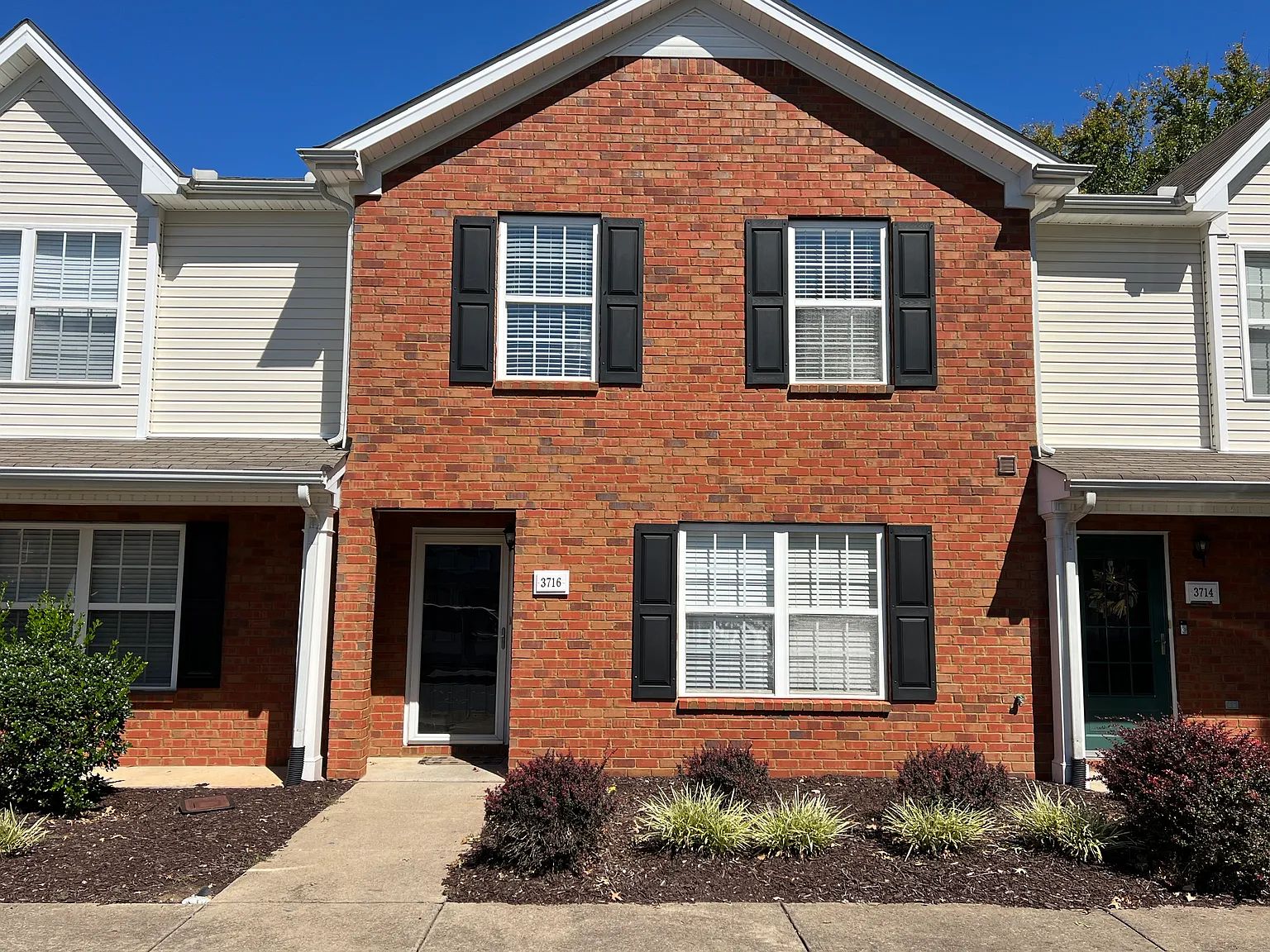 Murfreesboro 3 bed, 2.5 bath townhouse — Photo 1