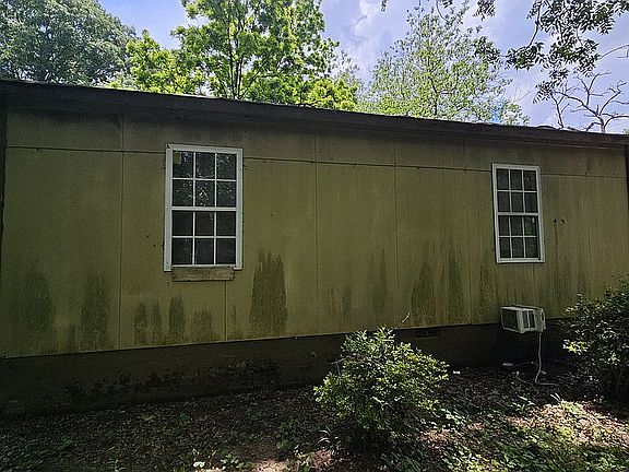 4th image of 117 Dix St