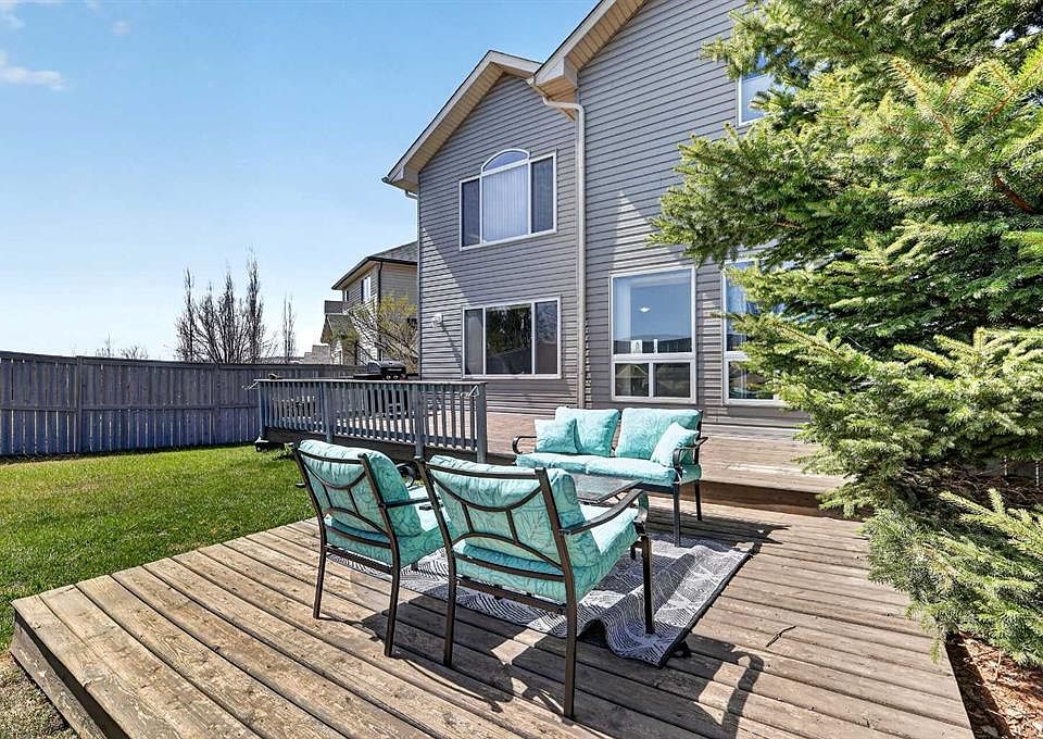 1st image of 99 Evansmeade Cres NW