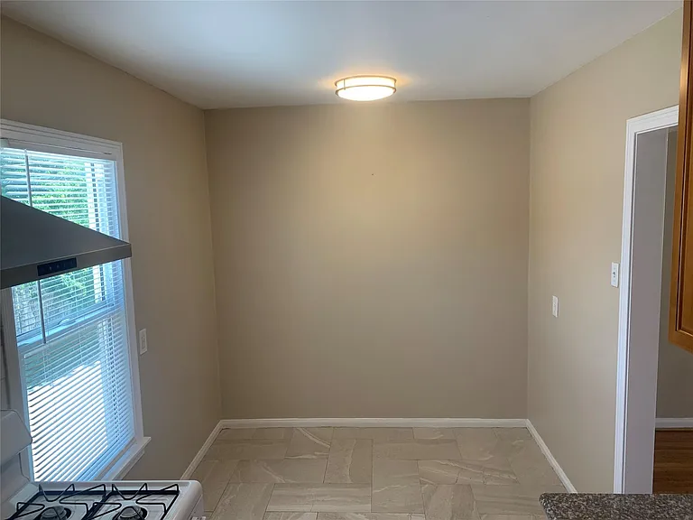 307 Avondale St #2.5 — Photo 14