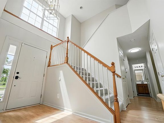 3rd image of 9633 Fallsridge Ct