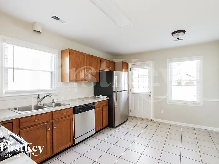 11701 Charnwood Ct — Photo 8