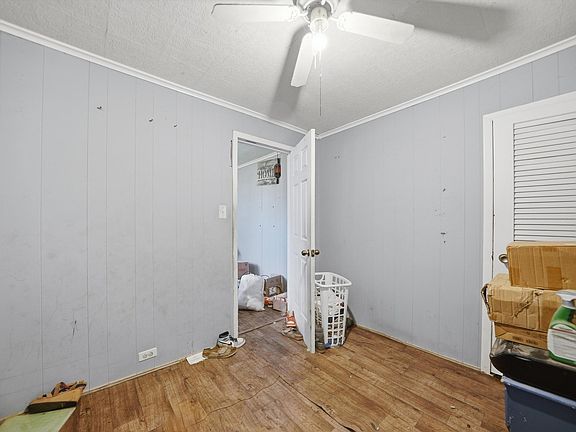 4th image of 7025 W 73rd Pl