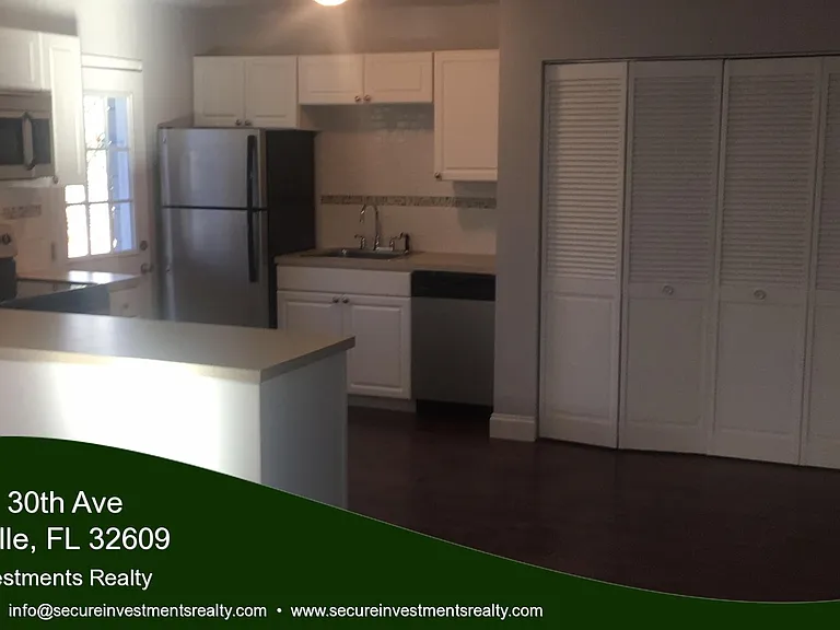 1516 NE 30th Ave — Photo 1
