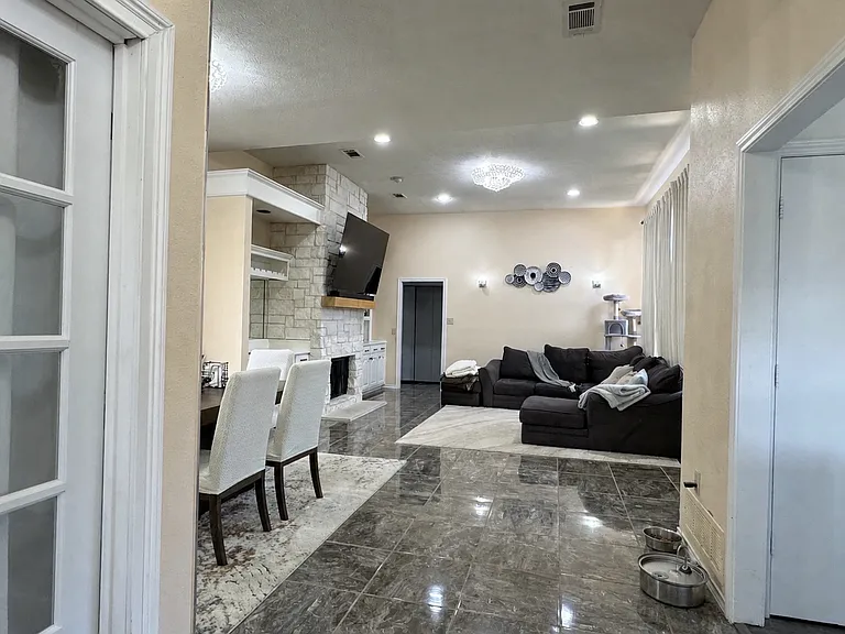 2530 Millcroft Ln — Photo 6