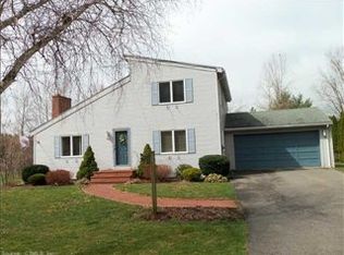 68 Rose Hill Rd, Portland, CT 06480