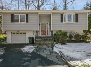 33 Brookside Pl, Pleasantville, NY 10570