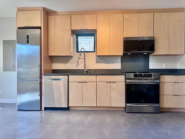 700 Fruitvale Ave — Photo 14