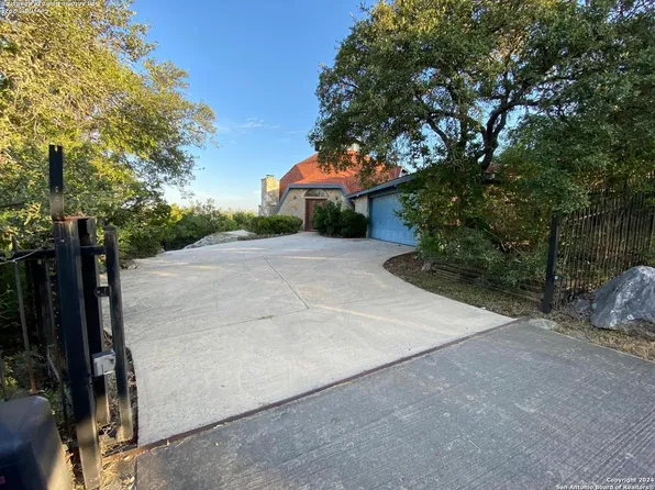 9855 Tower View, Helotes, TX 78023
