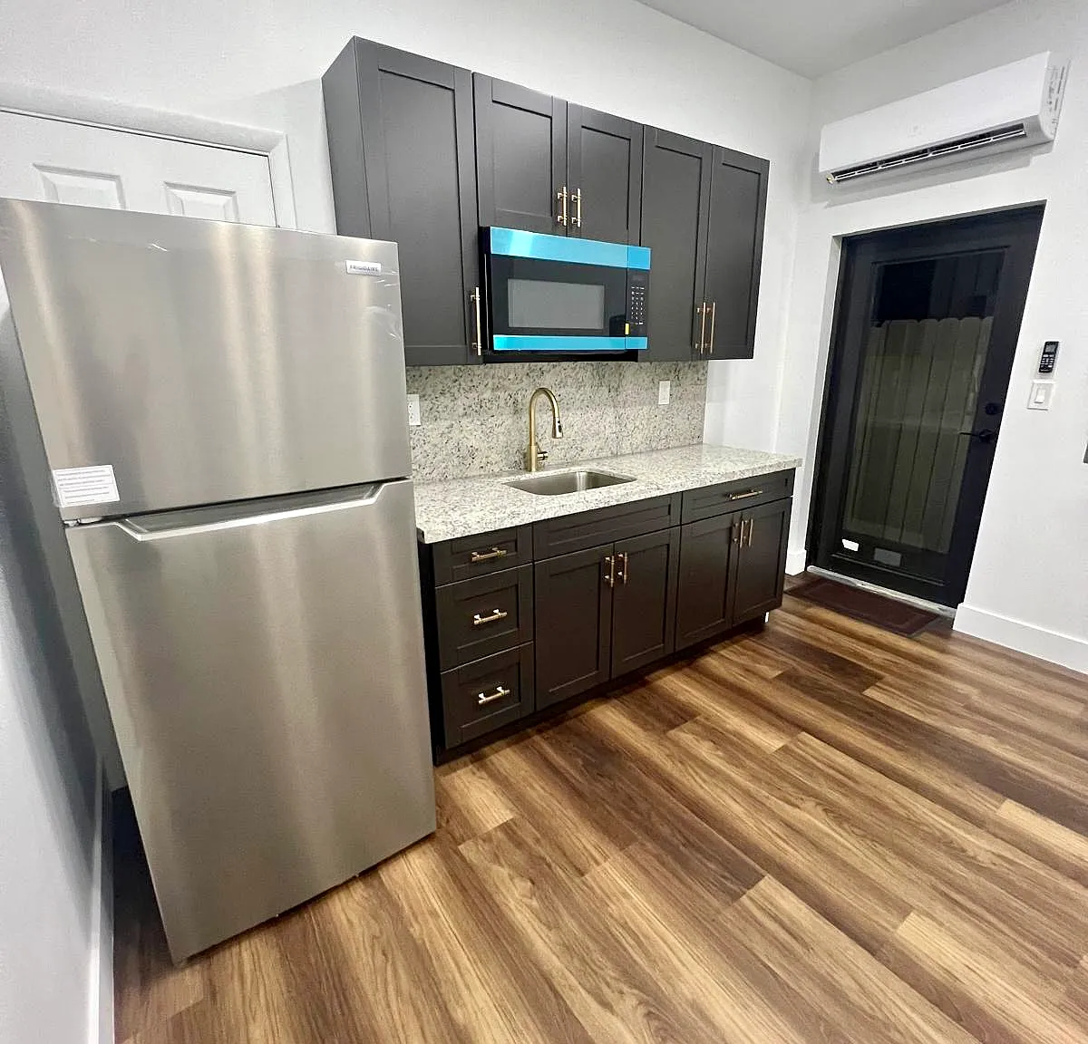 Studio, 380 sqft, $1,450 — Photo 3