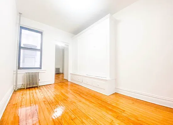 Rented by RealTegrity NY LLC | media 23