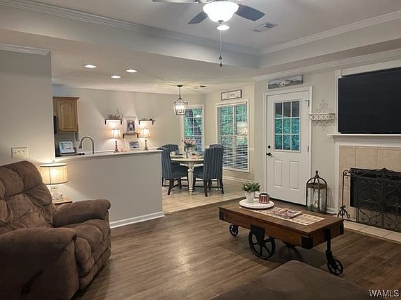 5th image of 4056 Macon Cir