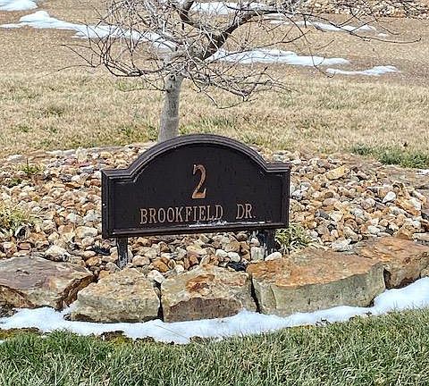 2nd image of 2 Brookfield Dr