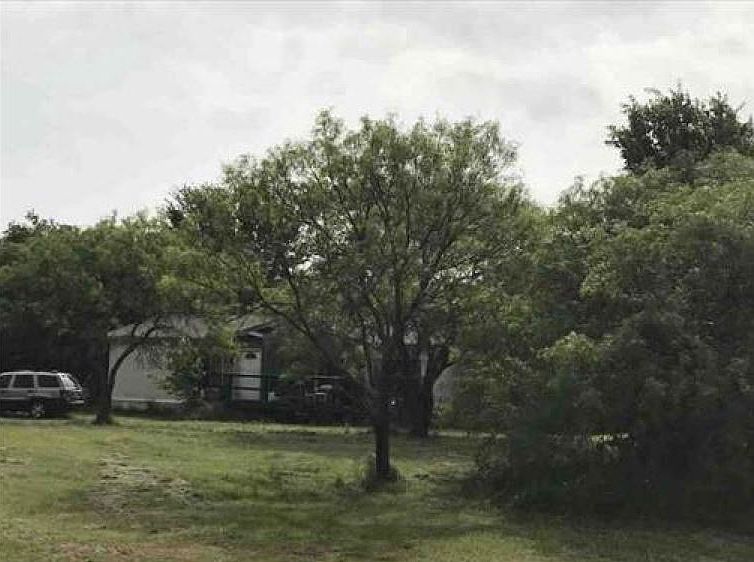 2nd image of 3208 Blackberry Cir