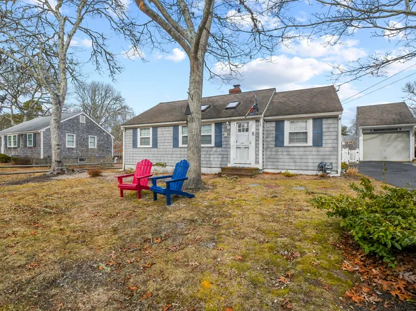 16 Indian Pond Road, West Dennis, MA 02670