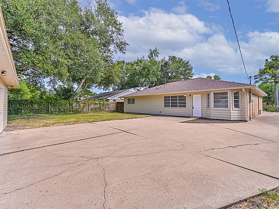 5th image of 117 Dallas St