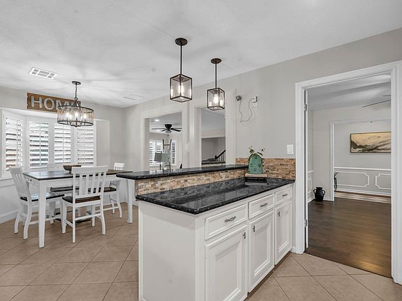 5th image of 6514 Larkmount Dr
