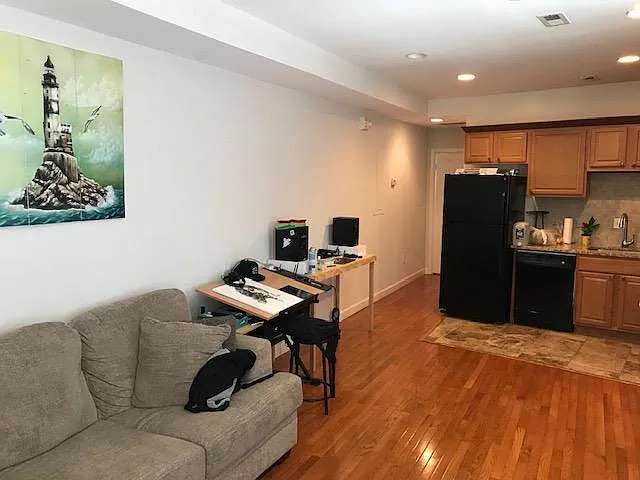 1 bed, 800 sqft, $1,850 — Photo 3