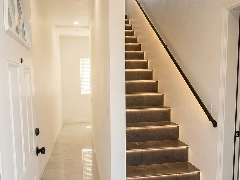 8423 Tamarind Ave — Photo 4