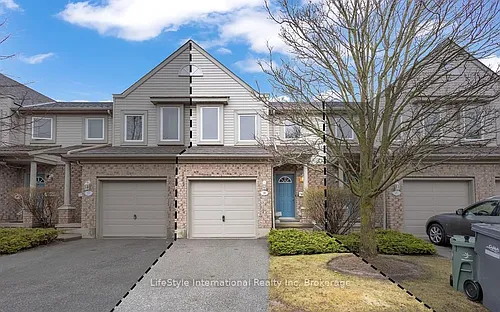 26 Roehampton Cres Photo 1