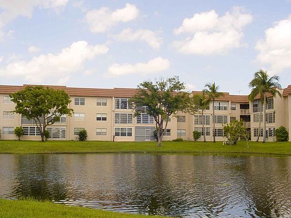 5th image of 9380 Sunrise Lakes Blvd APT 311