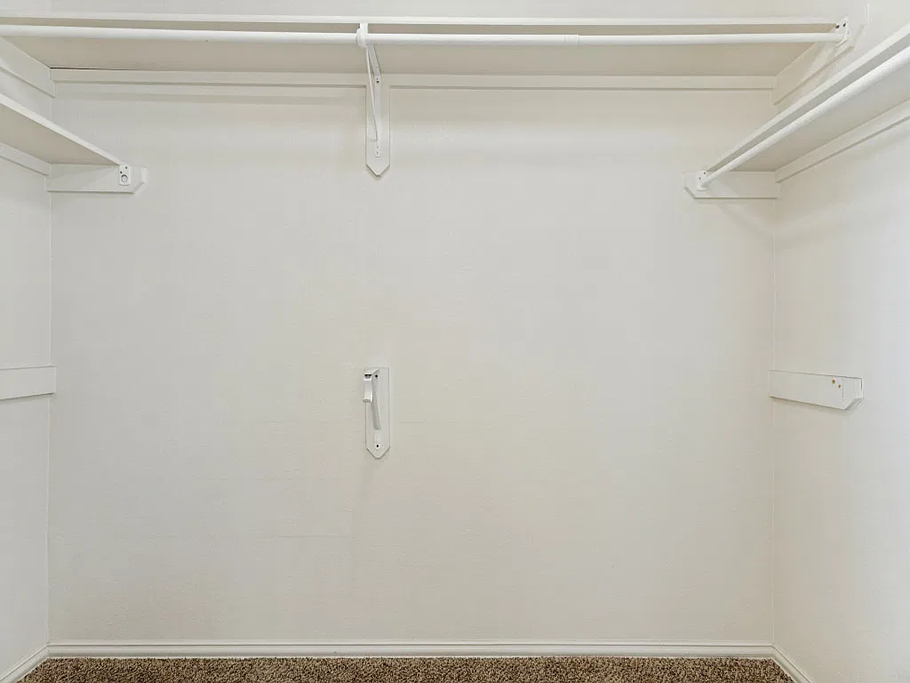 4 bed, 2.5 bath, 2370 sqft, $2,750 — Photo 2