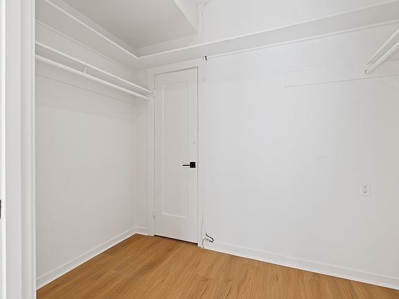 5th image of 1840 Sacramento St APT 202